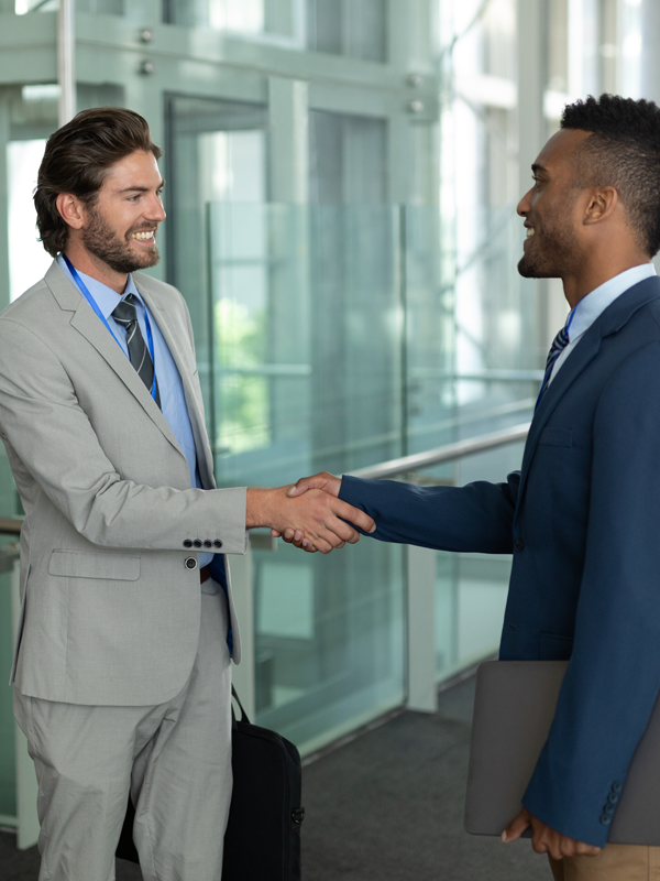 U.S. IT recruiter meeting a qualified IT expert seeking a new job | IT Recruitment Agency | VALiNTRY
